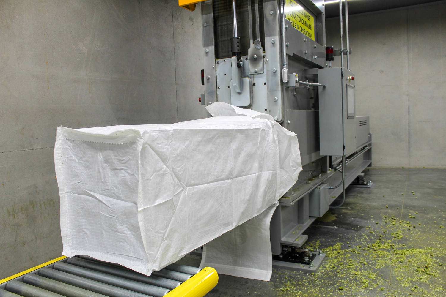 Perrault Horizontal Discharge Baler Photo