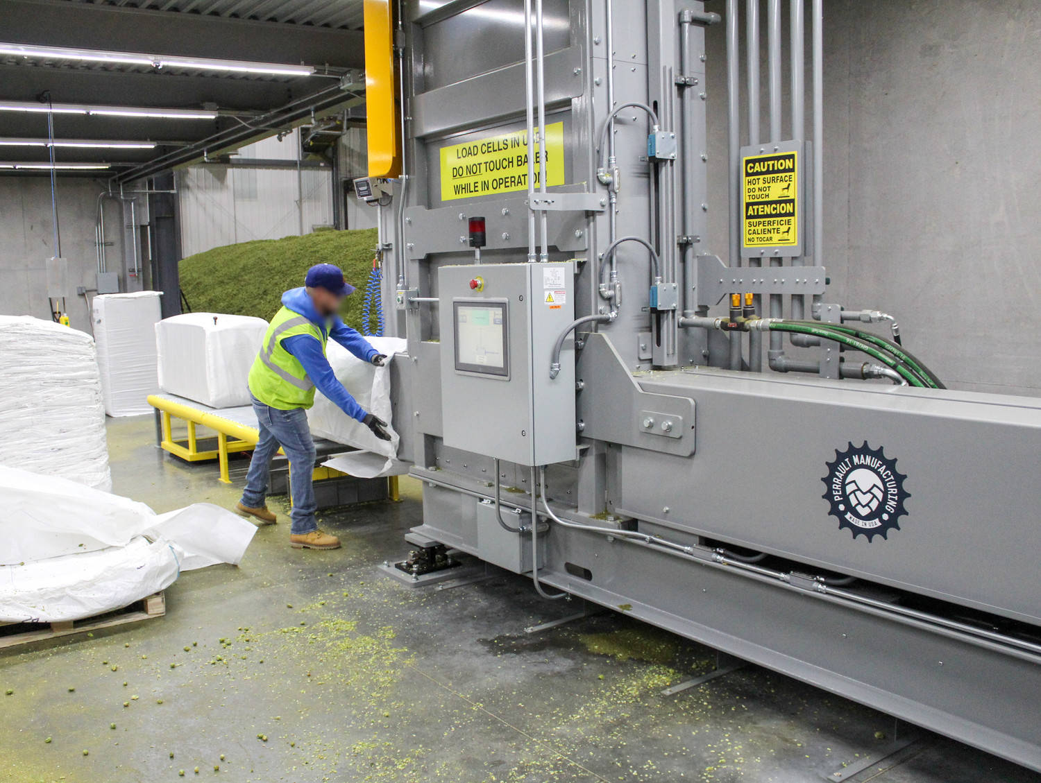 Perrault Horizontal Discharge Baler Photo